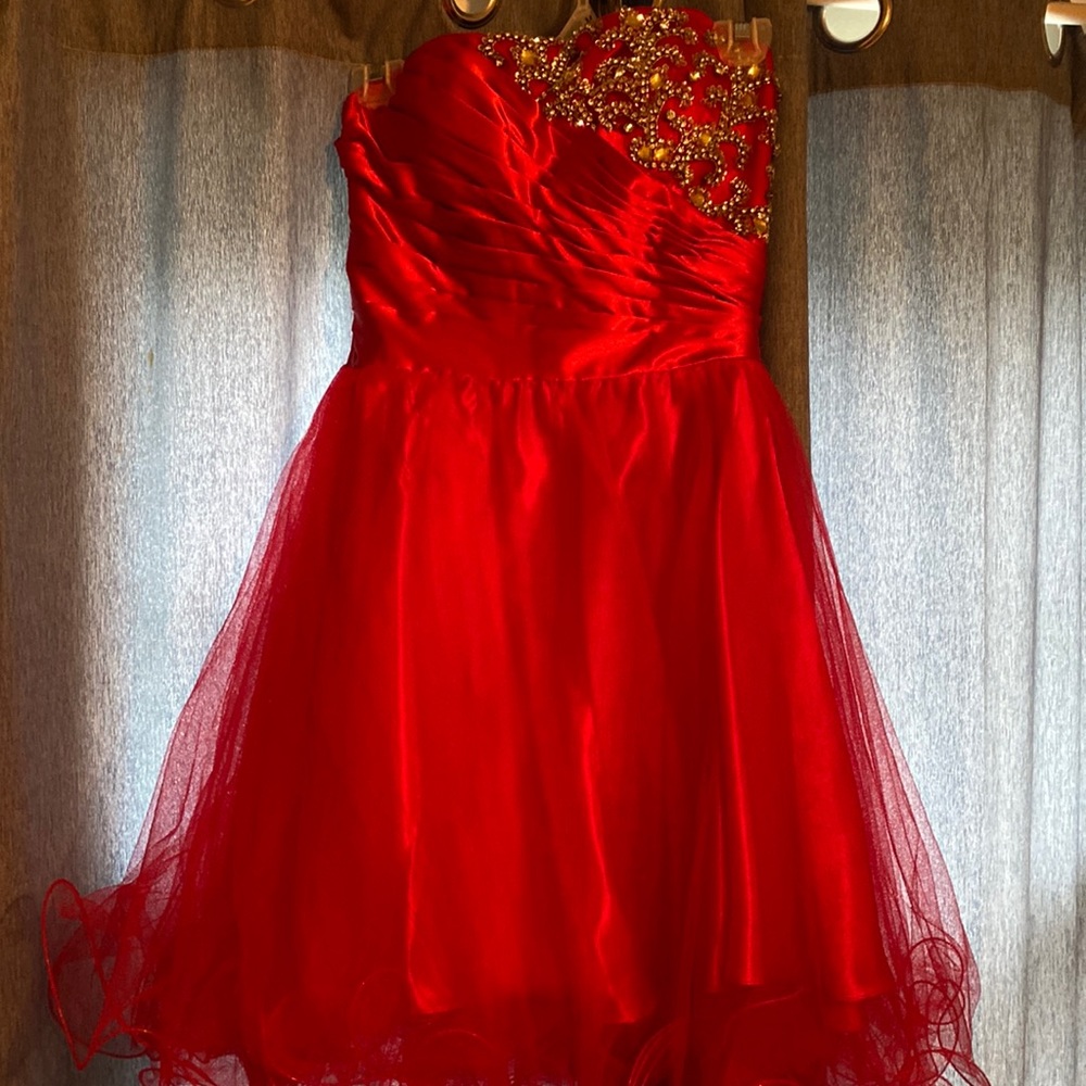 Red short prom/ball dress